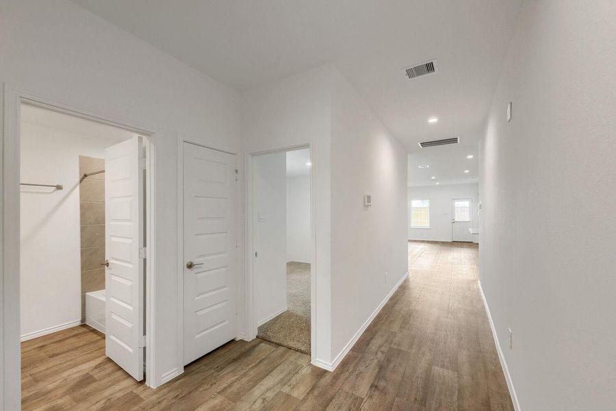 Spacious, unfurnished interior of a new home in , Fulshear (Image 13). Spacious, unfurnished interior of a new home in , Fulshear (Image 13).
