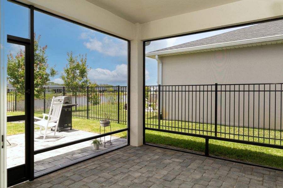 8667 Dahlia CIR