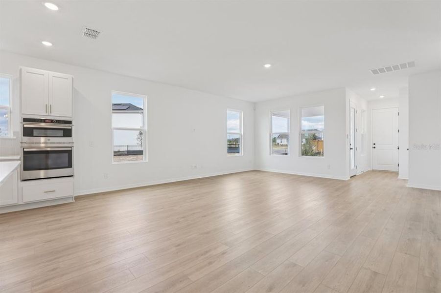 Spacious, unfurnished interior of a new home in Weslyn Park Single Family, St. Cloud (Image 32).