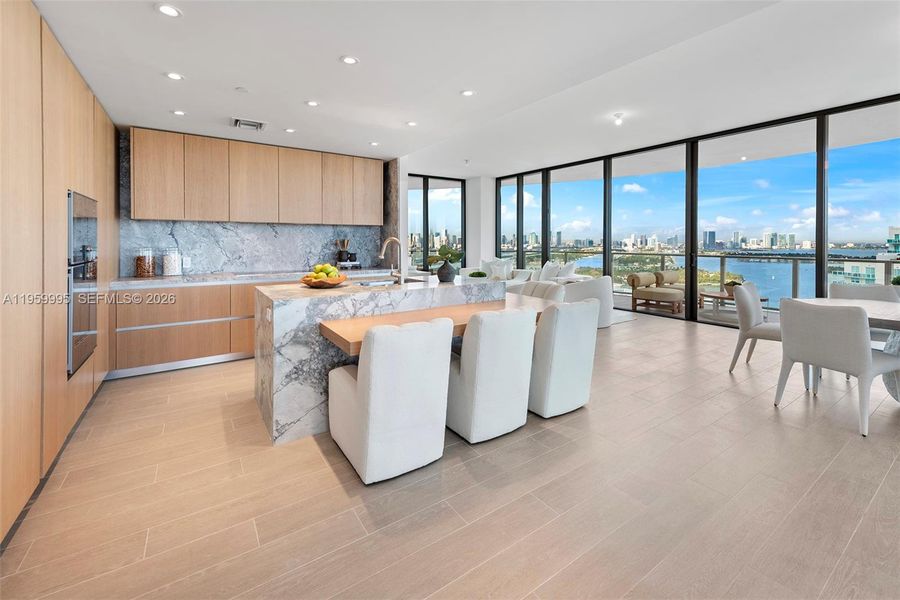 Community amenities in , Miami Beach (Image 42).