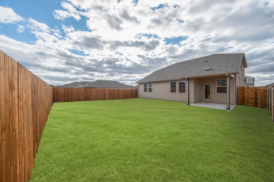 Exterior details and patio area of a home in Churchill, Anna (Image 2).