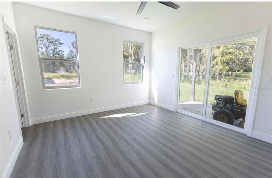 Spacious, unfurnished interior of a new home in , Lake Panasoffkee (Image 9).