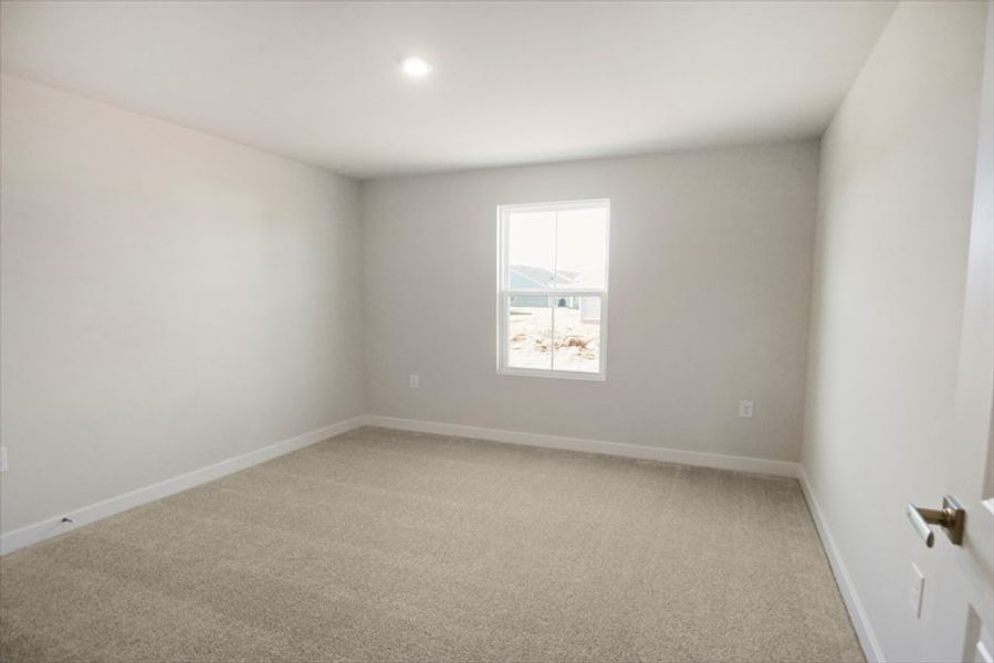 Spacious, unfurnished interior of a new home in Reidville Town Center Cottages, Duncan (Image 16).