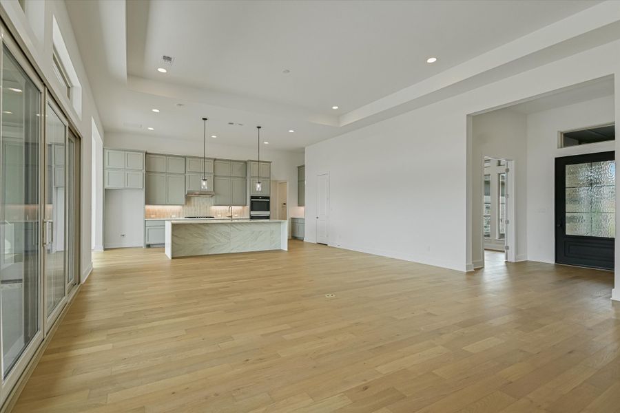 Spacious, unfurnished interior of a new home in Scofield Farms Estates, Georgetown (Image 19).
