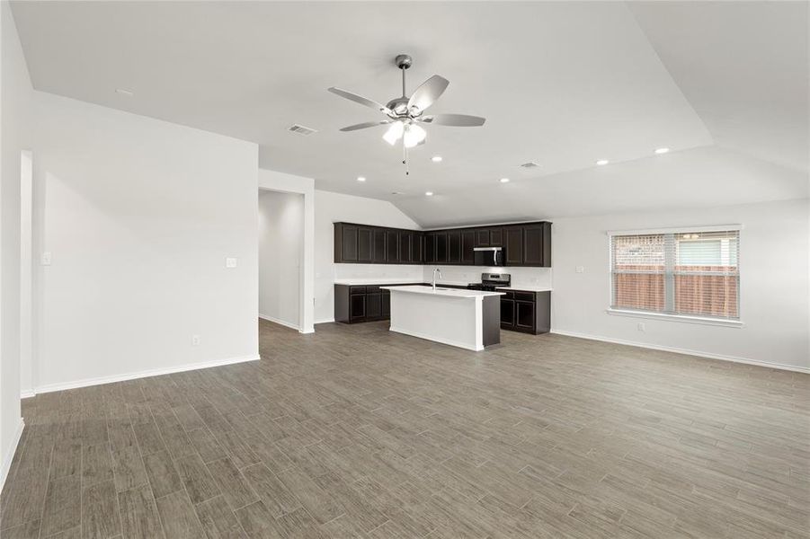 Spacious, unfurnished interior of a new home in Northspur, Terrell (Image 21).