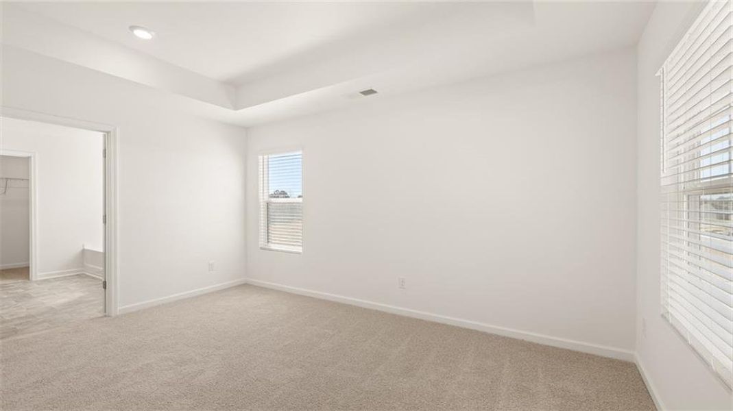 Spacious, unfurnished interior of a new home in Shoal Creek, Hampton (Image 14).