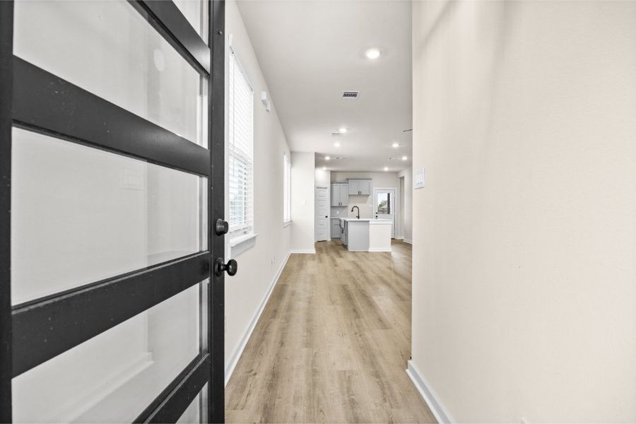 Spacious, unfurnished interior of a new home in Glendale Lakes, Rosharon (Image 51). Spacious, unfurnished interior of a new home in Glendale Lakes, Rosharon (Image 51).