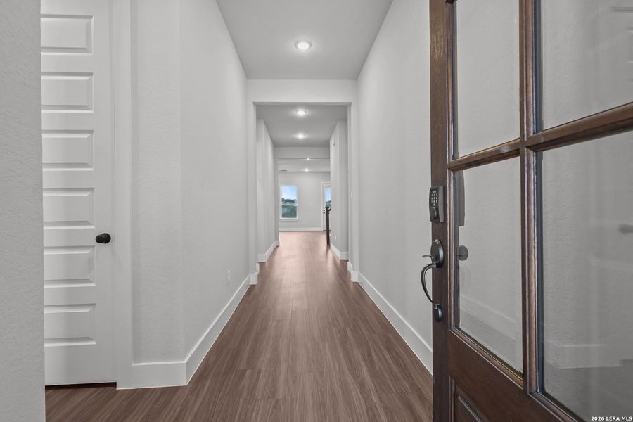Spacious, unfurnished interior of a new home in Homestead, Schertz (Image 20).