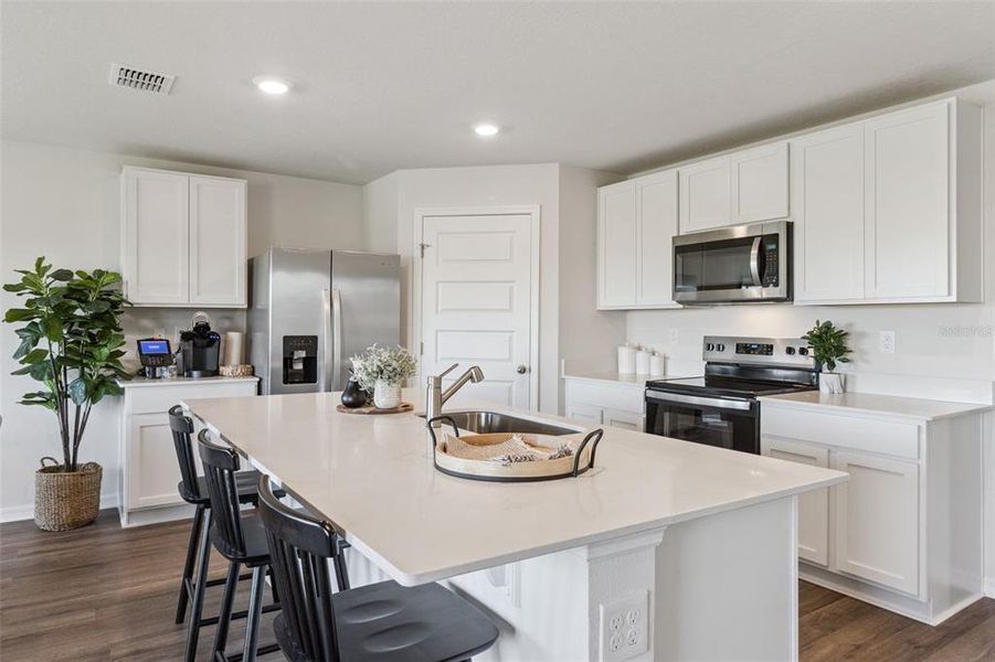Furnished interior view inside a new home in Magnolia Pointe, Umatilla (Image 10).