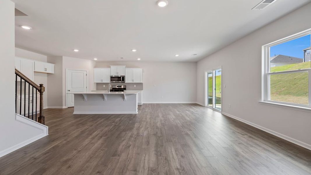 Spacious, unfurnished interior of a new home in Hunters Ridge, Woodruff (Image 17).