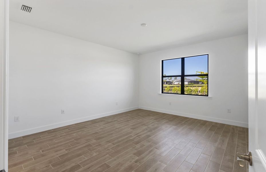 Spacious, unfurnished interior of a new home in Terreno, Naples (Image 12).