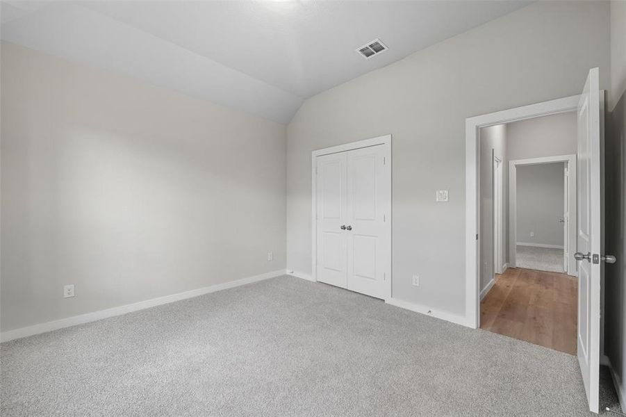 Spacious, unfurnished interior of a new home in Arbor Oaks, Boyd (Image 17).