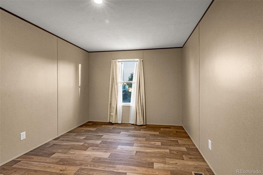 Spacious, unfurnished interior of a new home in , Cañon City (Image 15).