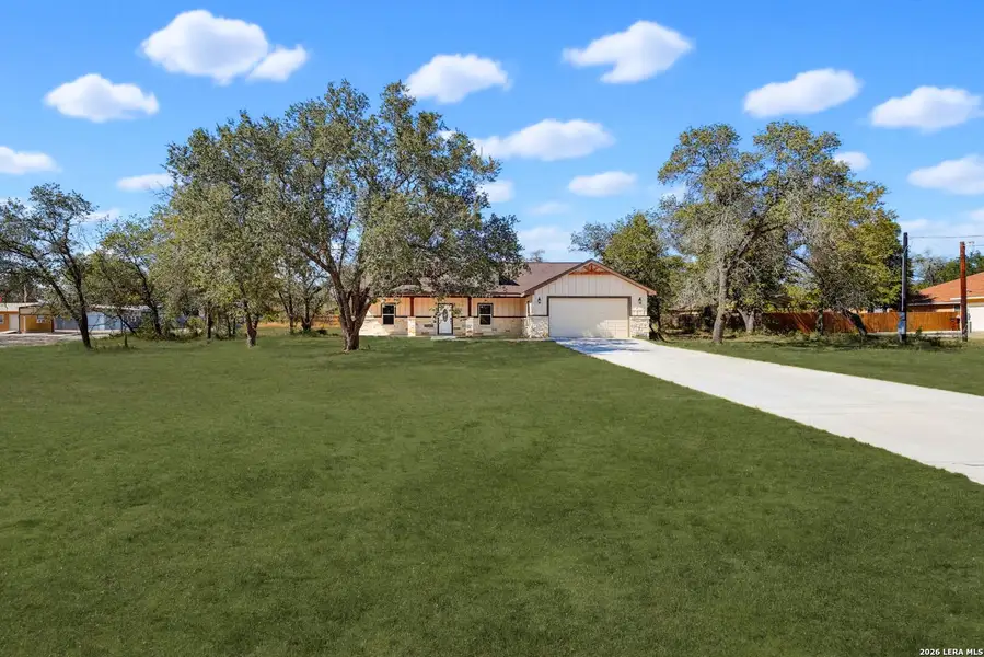 Natural landscape and outdoor views near  in Poteet (Image 33).