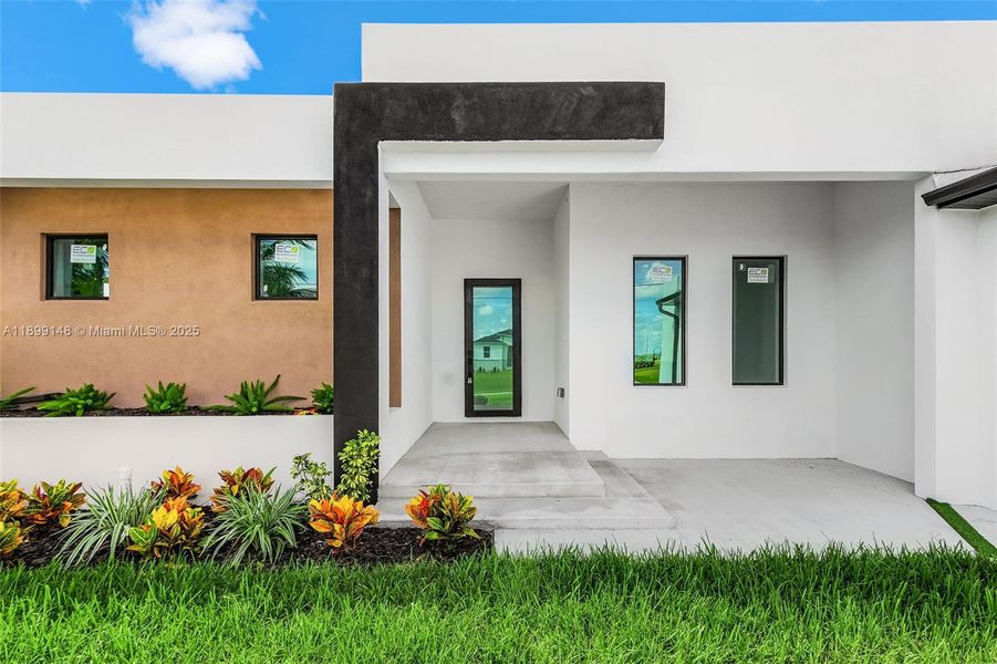 Exterior details and patio area of a home in , Cape Coral (Image 17). Exterior details and patio area of a home in , Cape Coral (Image 17).