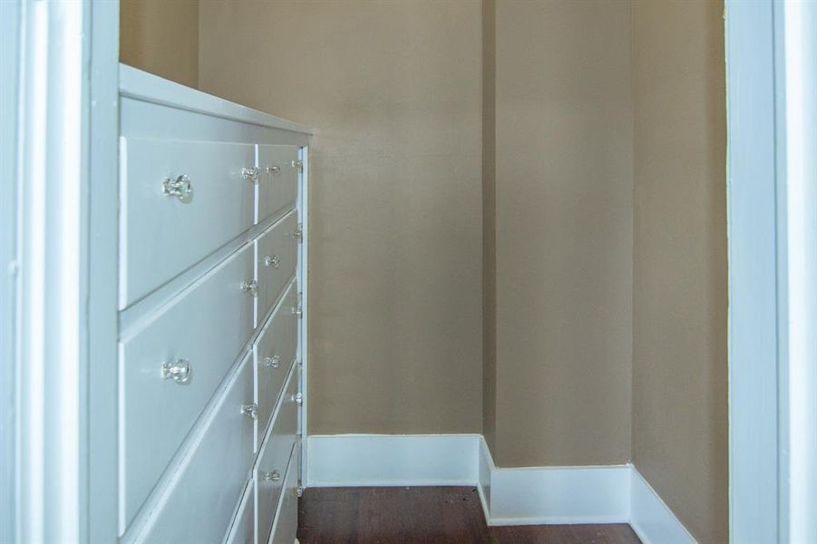 Spacious, unfurnished interior of a new home in , Brownwood (Image 11).