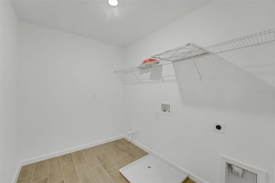 Spacious, unfurnished interior of a new home in Willowbrook North, Winter Haven (Image 16).