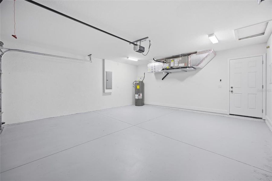 Spacious, unfurnished interior of a new home in , Dunnellon (Image 34).