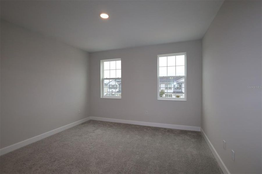 Spacious, unfurnished interior of a new home in Emerson Pointe, Apopka (Image 25).