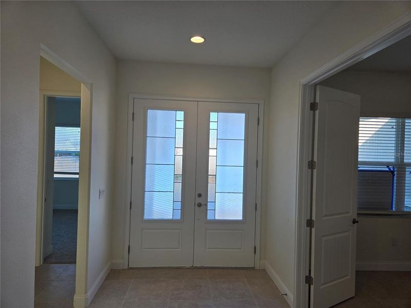 Spacious, unfurnished interior of a new home in , Palm Bay (Image 14).