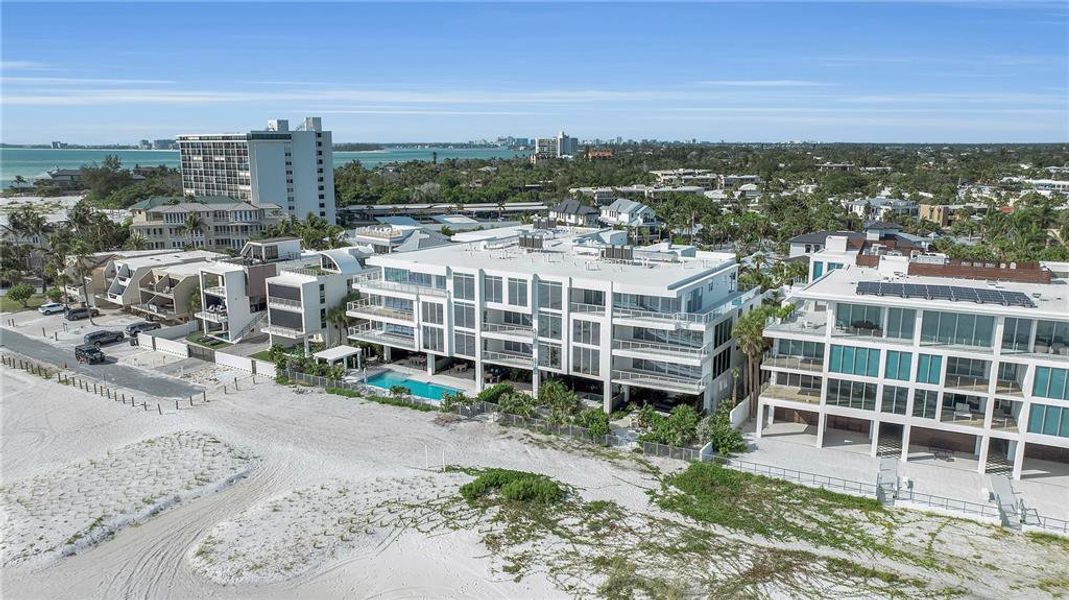 Condo located in Sarasota, FL showcasing its design and architecture (Image 33). Condo located in Sarasota, FL showcasing its design and architecture (Image 33).