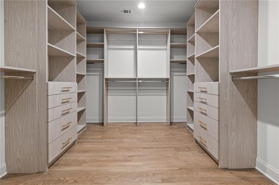 Image 77 of a home in .