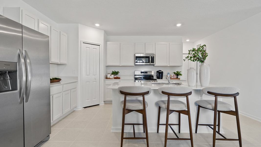 Florida Core L006 Jefferson Kitchen 1of2 F1 Base3 7 29 25