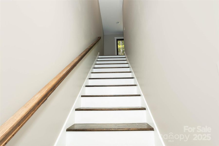 Image 42 of a home in .