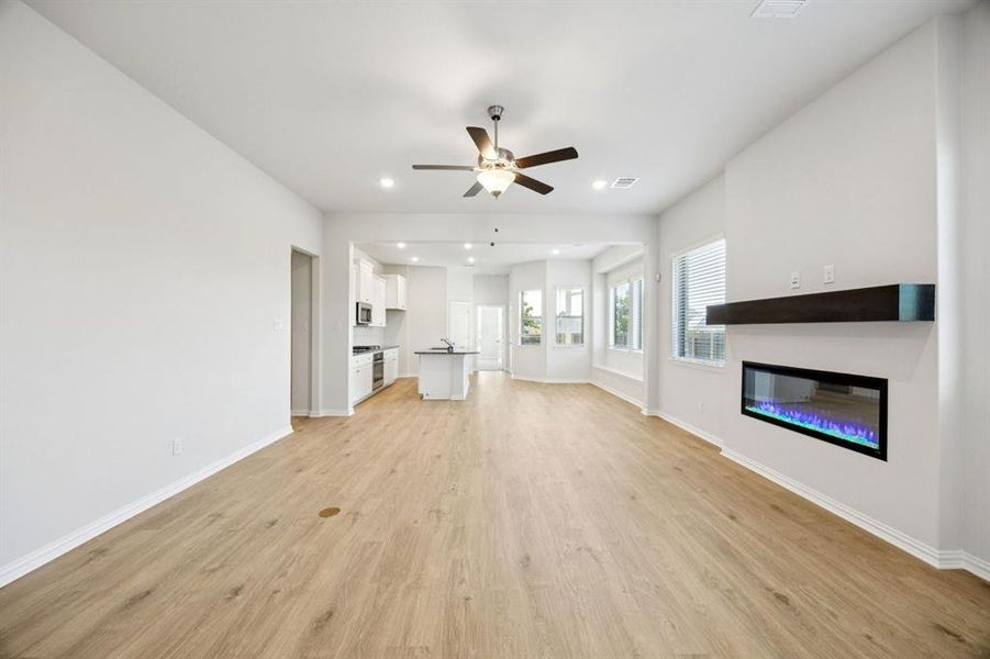 2-2021Jade_002 2-2021Jade_002