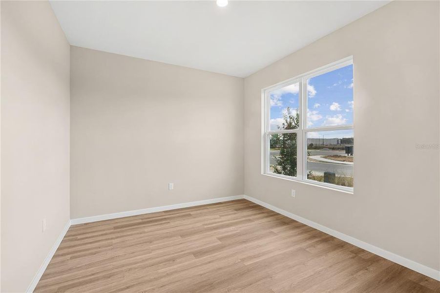 Spacious, unfurnished interior of a new home in Sabana Reserve, Ocala (Image 16).