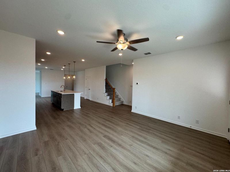 Spacious, unfurnished interior of a new home in Hennersby Hollow, San Antonio (Image 25).
