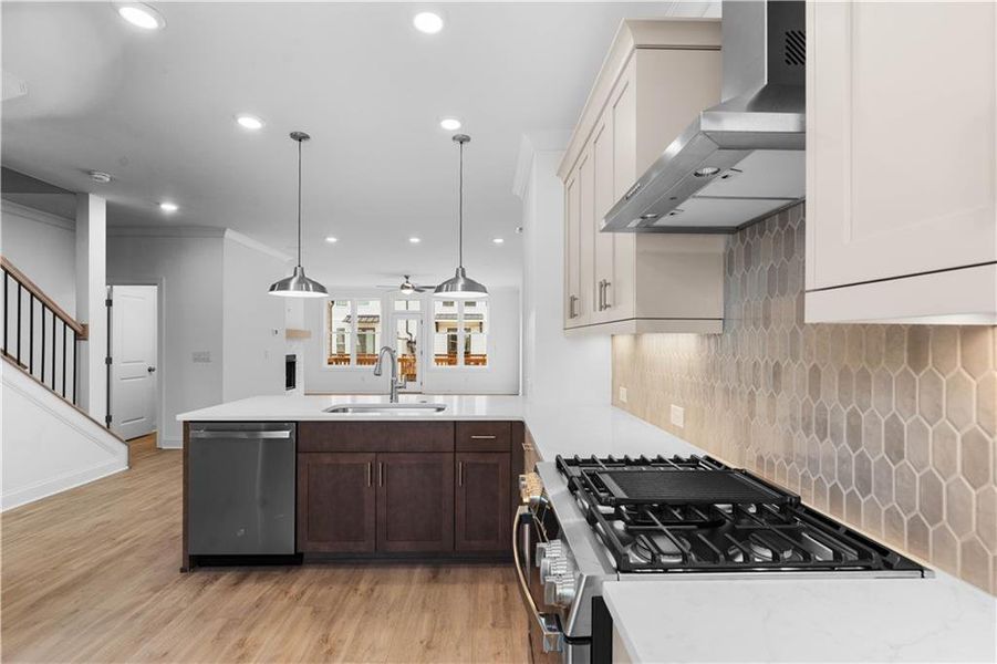 Furnished interior view inside a new home in Evanshire Townhomes, Duluth (Image 7). Furnished interior view inside a new home in Evanshire Townhomes, Duluth (Image 7).