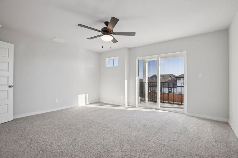 Spacious, unfurnished interior of a new home in Avery Centre, Round Rock (Image 16).