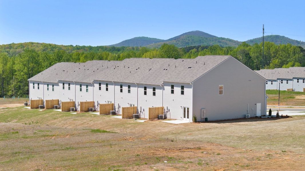 Representative exterior details of a home built from the SUDBURY 24' TOWNHOME by D.R. Horton in Rolling Meadows, Jasper (Image 21).
