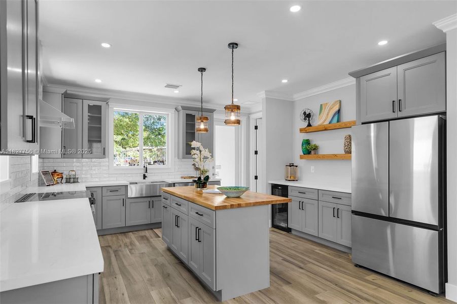 Furnished interior view inside a new home in , Key Largo (Image 11).