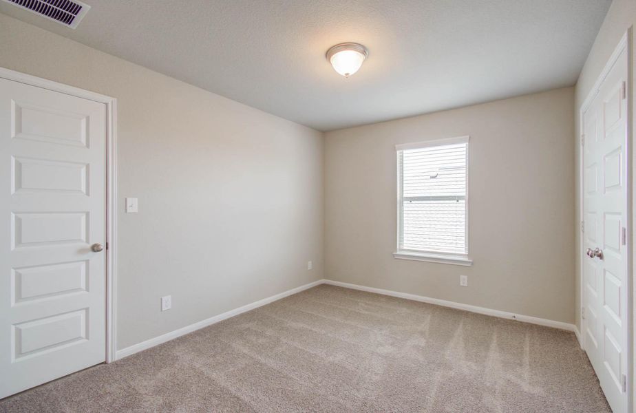 Spacious, unfurnished interior of a new home in Legends Bay, Baytown (Image 19).