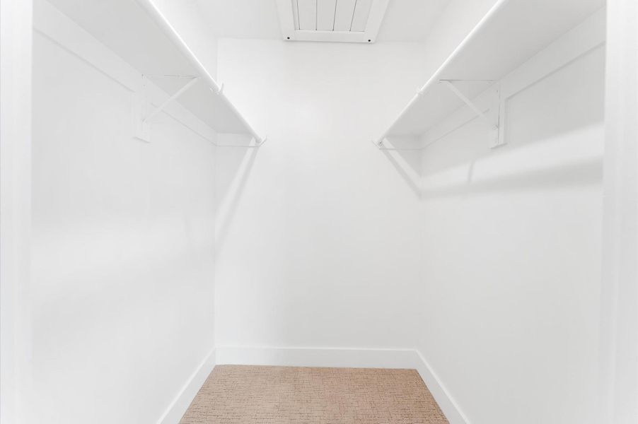 Spacious, unfurnished interior of a new home in , Houston (Image 14).