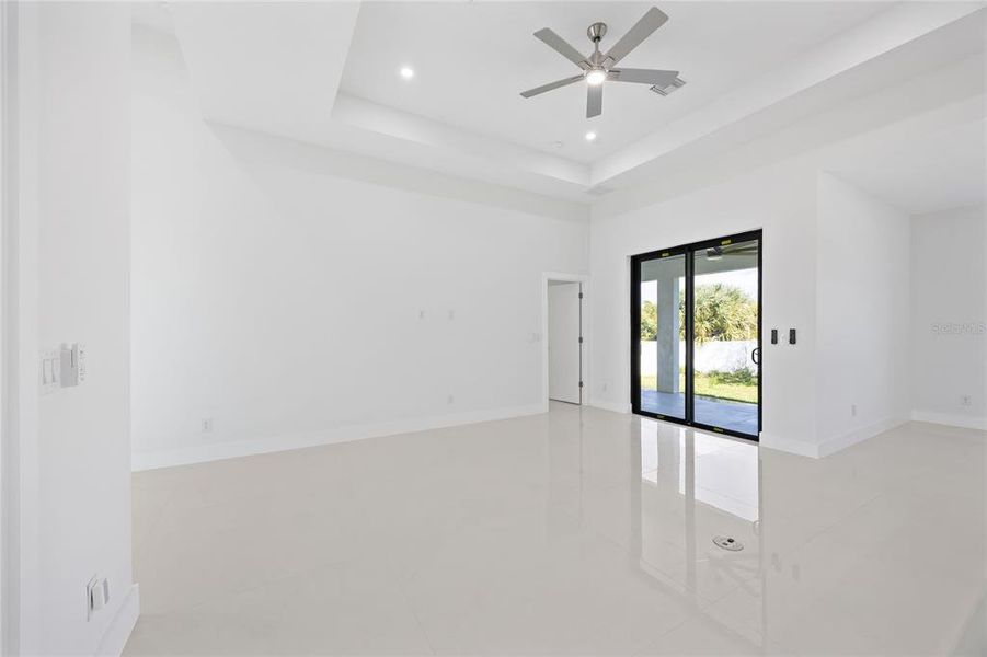 Spacious, unfurnished interior of a new home in , Port Charlotte (Image 21).