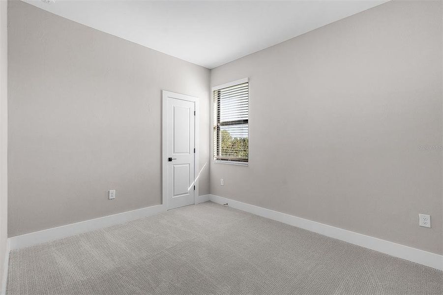 Spacious, unfurnished interior of a new home in , Port Charlotte (Image 13).