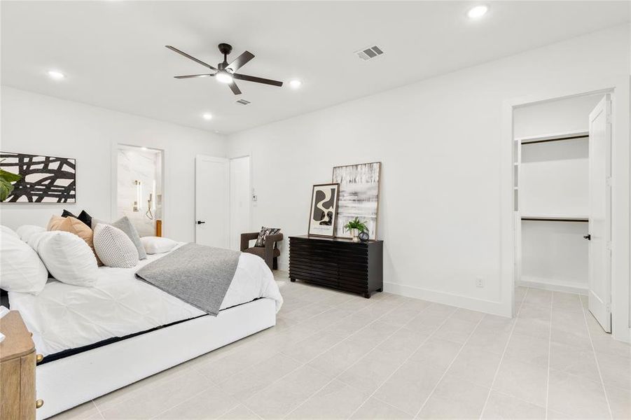 Furnished interior view inside a new home in , Dallas (Image 17).