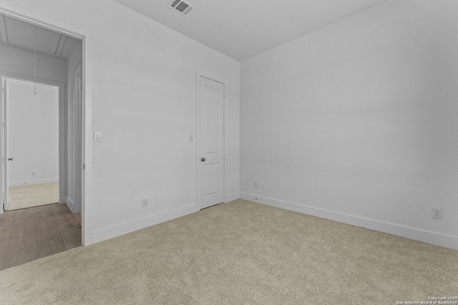 Spacious, unfurnished interior of a new home in , New Braunfels (Image 15). Spacious, unfurnished interior of a new home in , New Braunfels (Image 15).