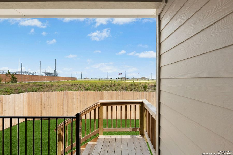 Image 25 of a home in Willowbrook.