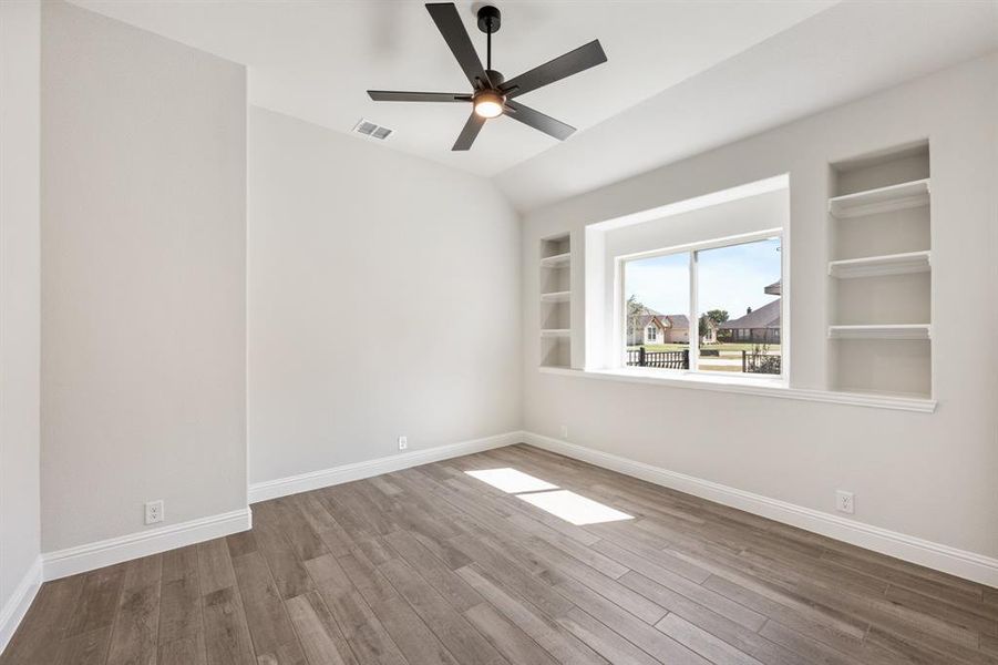 Spacious, unfurnished interior of a new home in Abe's Landing, Granbury (Image 22).