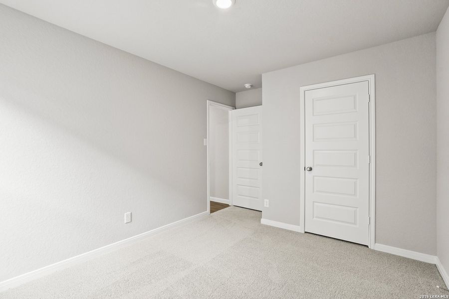 Spacious, unfurnished interior of a new home in Hickory Ridge, Elmendorf (Image 27).