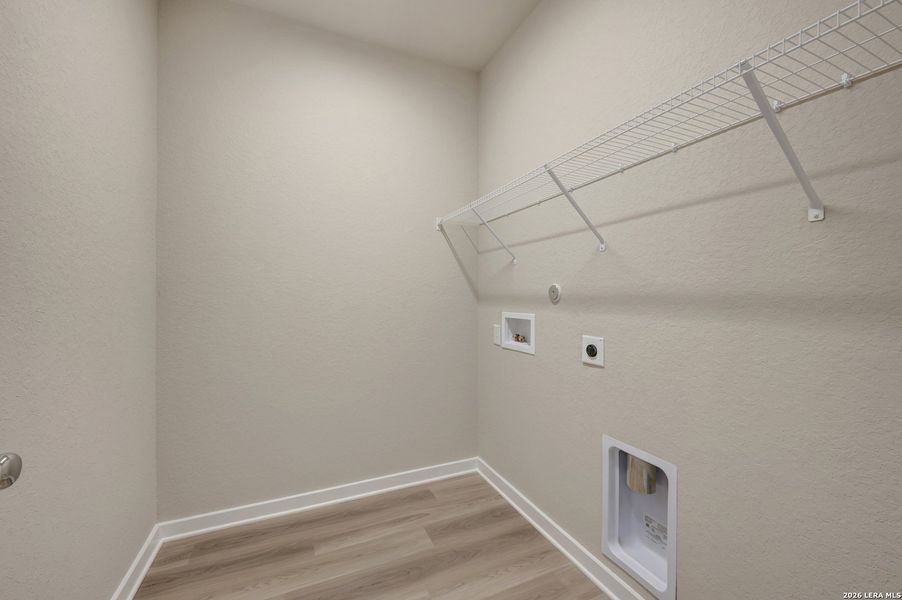 Spacious, unfurnished interior of a new home in Winding Brook, San Antonio (Image 54).