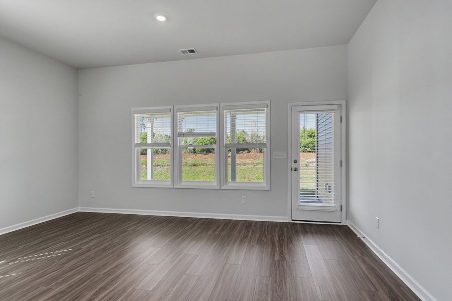Spacious, unfurnished interior of a new home in Allston Park, Calabash (Image 19).