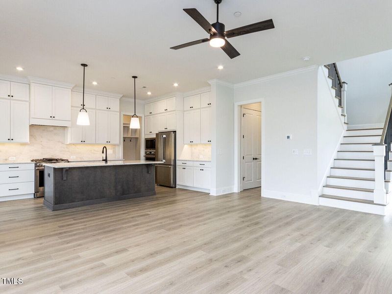 010-1280x960-living-room