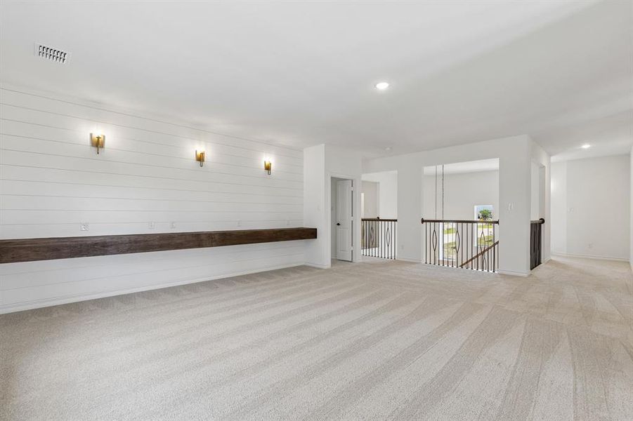 Spacious, unfurnished interior of a new home in Cambridge Manor, North Richland Hills (Image 19).