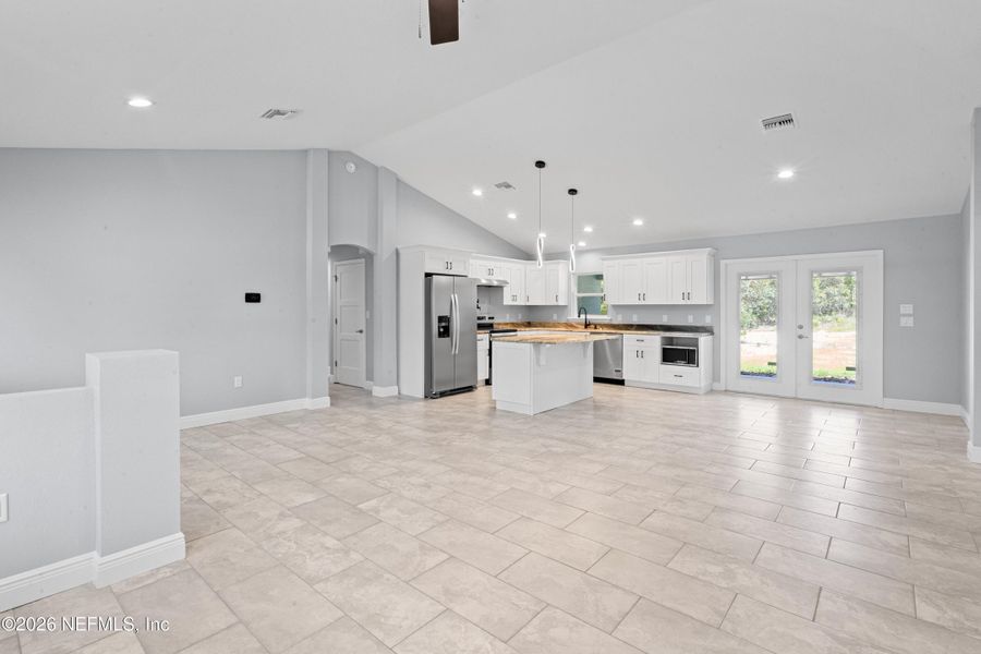 Spacious, unfurnished interior of a new home in , Archer (Image 11).