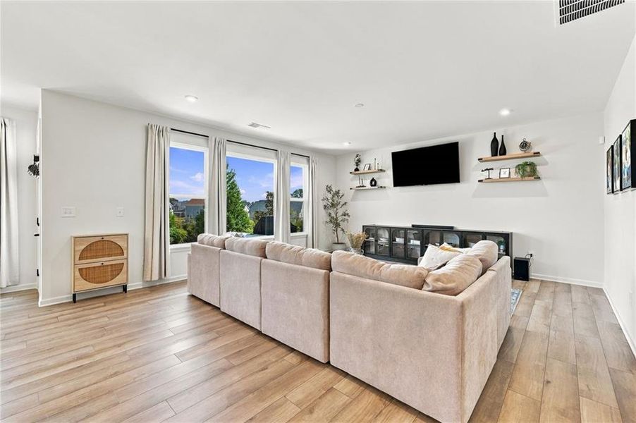 Furnished interior view inside a new home in Sweetbay Farm, Lawrenceville (Image 34).